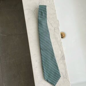 Vineyard vines shamrock tie